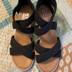 Bobs from skechers memory foam black sandals size 7